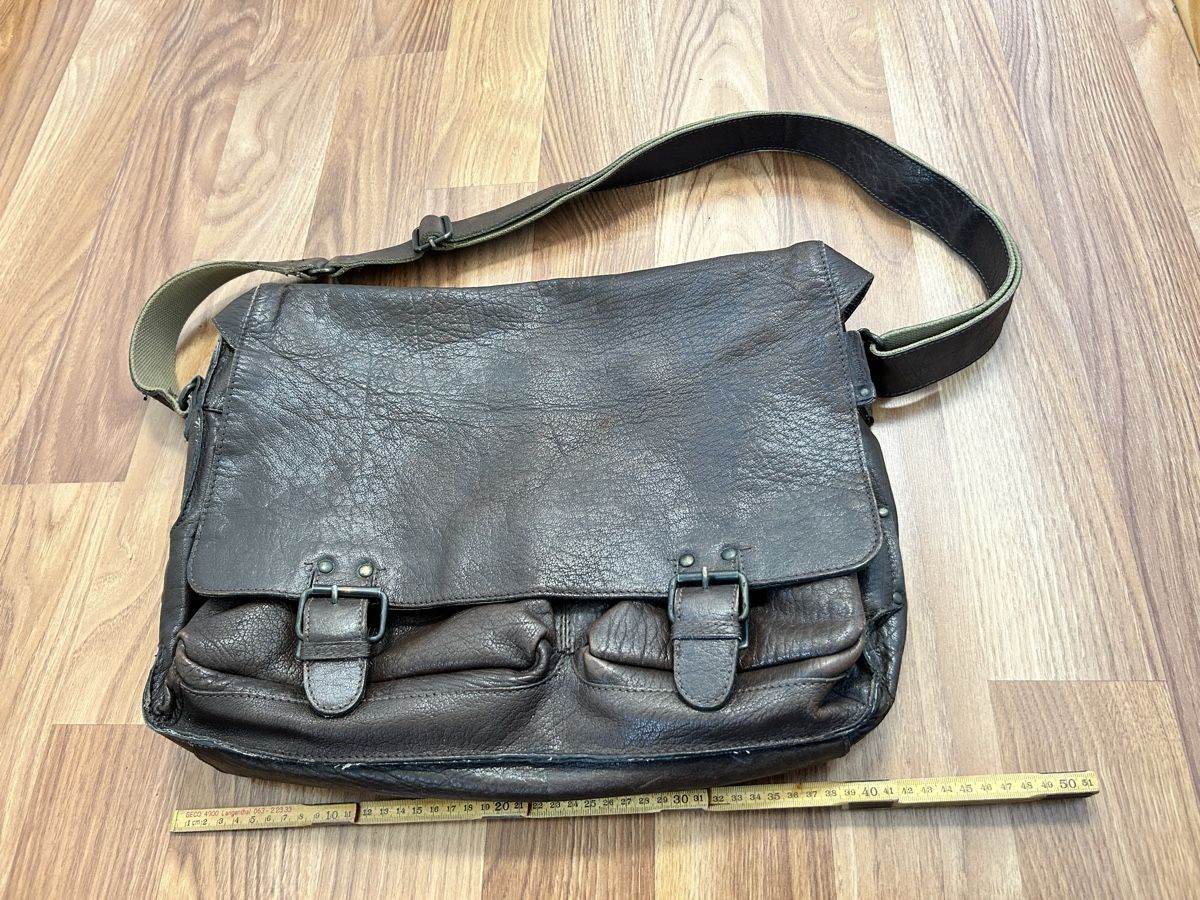 Aunts & Uncles Taschen: Sac messager Aunts&Uncles cuir véritable – Gebraucht aus MARTIGNY von xmi_q5tv 8