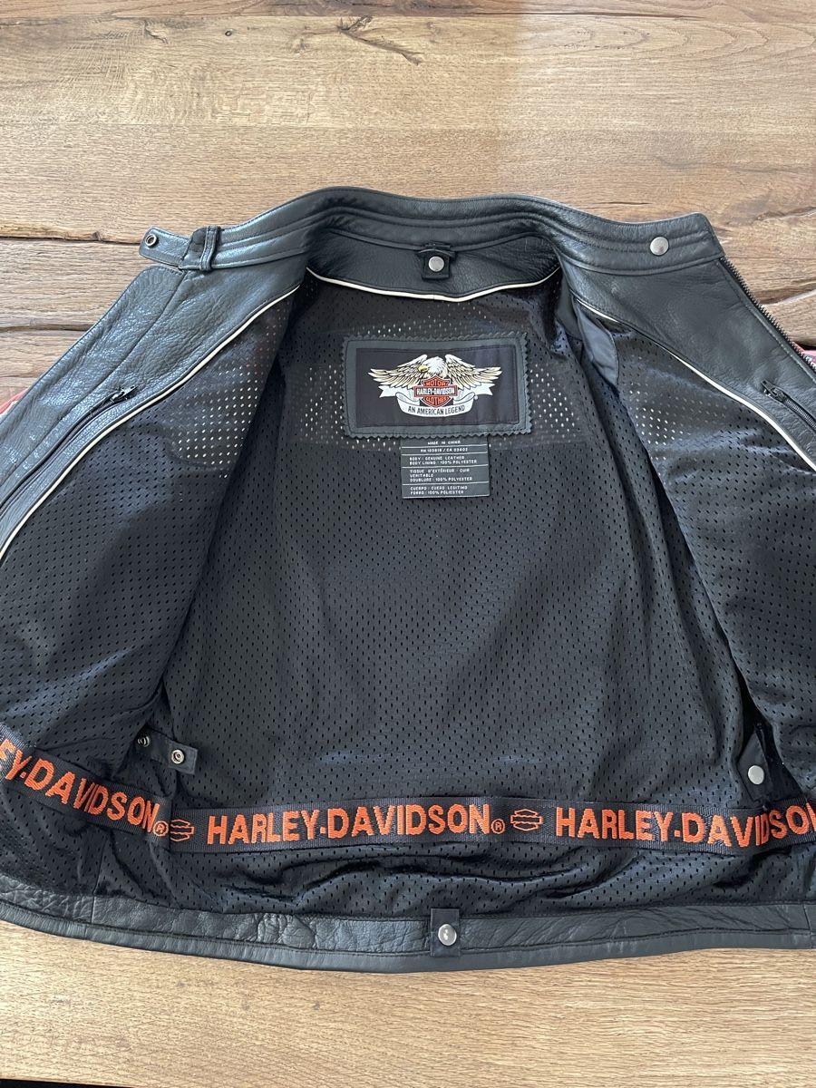 Harley-Davidson Jacken: Harley Davidson Damen Motorradjacke Gr. M – Gebraucht aus Dänikon ZH von moritz07 2