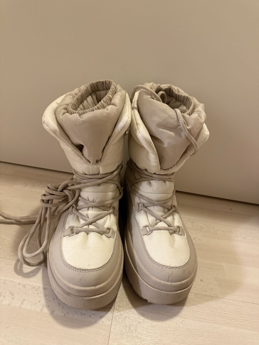 Oysho Chaussures femmes: Winter Boots Beige Size 37 – Neuf (Voir description) à Baar par luc_6ddm 1