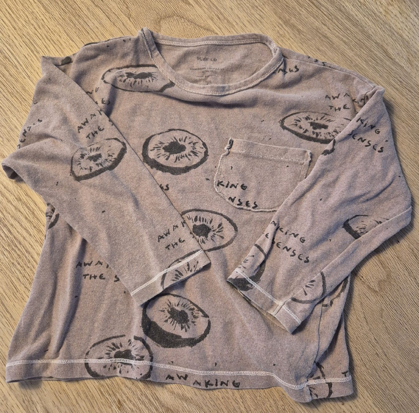 Pullover & Sweatshirts: 2x Play Up Langarmshirt, Gr. 3Y – Gebraucht aus Zürich von Emlet 2