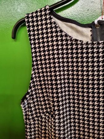 ACHSEL KLEID PIED-DE-POULE MUSTER GR. M