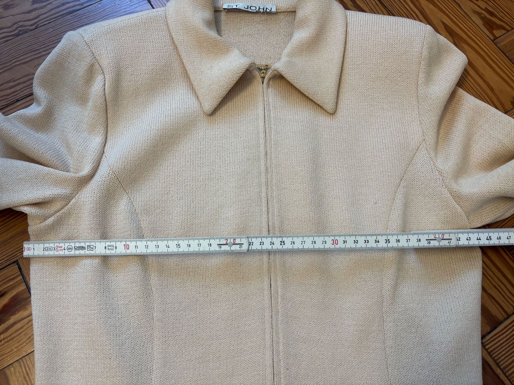 Jacken: St. John cremefarbener Strickblazer – Gebraucht aus Horgen von uge_pd5p 4