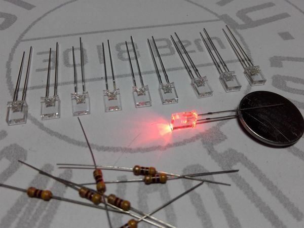 Componenti elettronici: Quader-LED 10Stk 2x5x7mm klar/rot – Nuovo (secondo la descrizione) da Luzern venduto da Salefactory 1