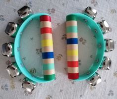 Rasseln 2 Stück - Schellenrasseln Handrasseln mit Glöckchen