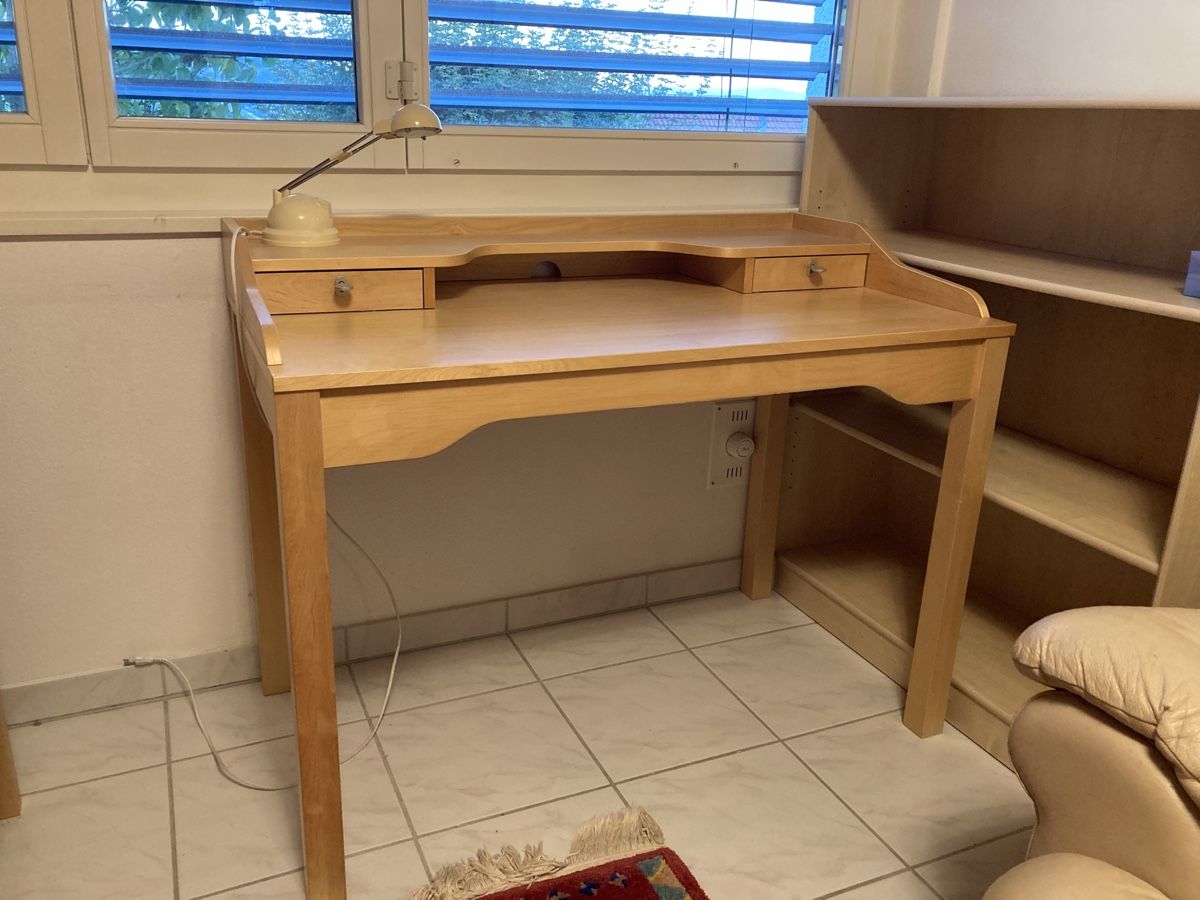 Bureaux: Schreibtisch  – D'occasion à Horgen par Andradina