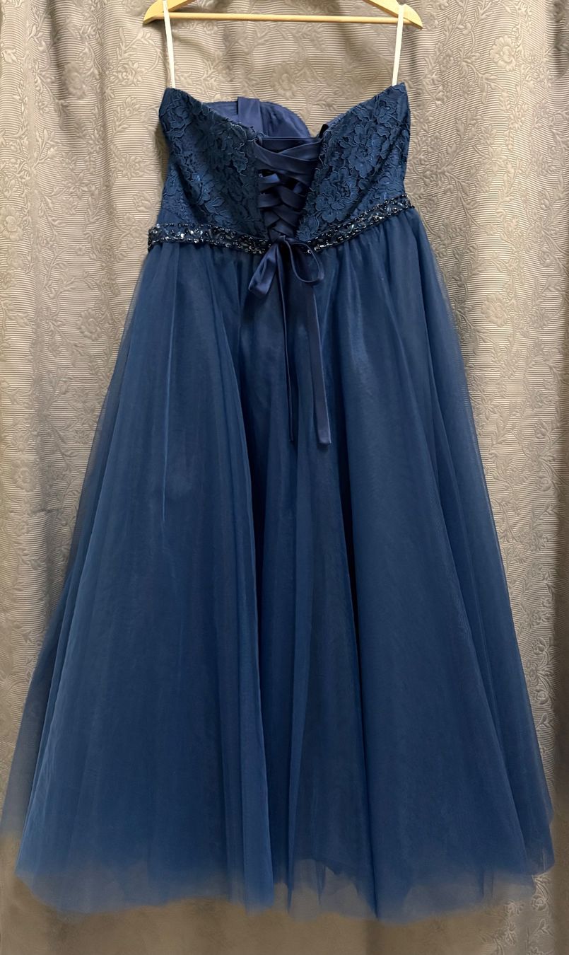 Vestiti: Tüll-Kleid / Ballkleid / Abendkleid – Nuovo (secondo la descrizione) da Basel venduto da tif_m2h6 6