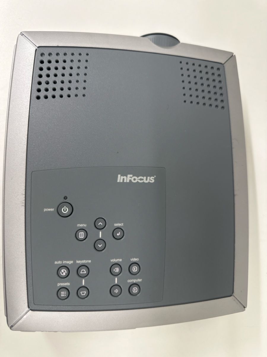 Infocus Videoprojektoren: Beamer Infocus 250 – Gebraucht aus Wetzikon ZH von Paramedico 1