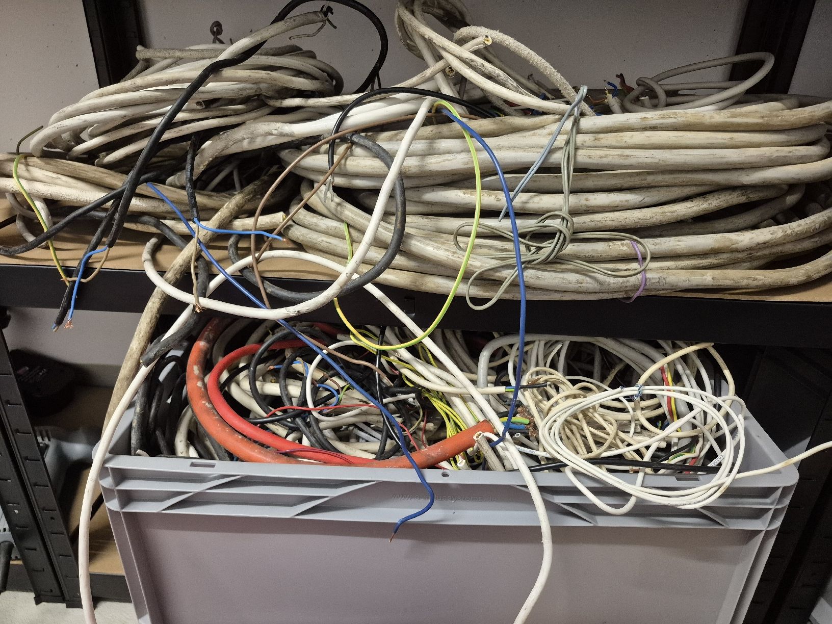Câbles: kabel – Défectueux à Fehraltorf par Schmid_Y 2