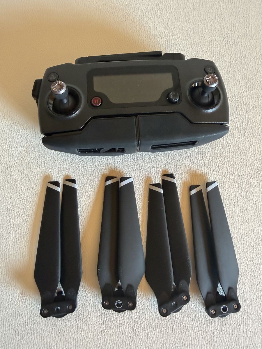 DJI Caméscopes: Drone DJI Mavic Pro avec manette et hélices – Défectueux à Bouveret par don_7r8n 1