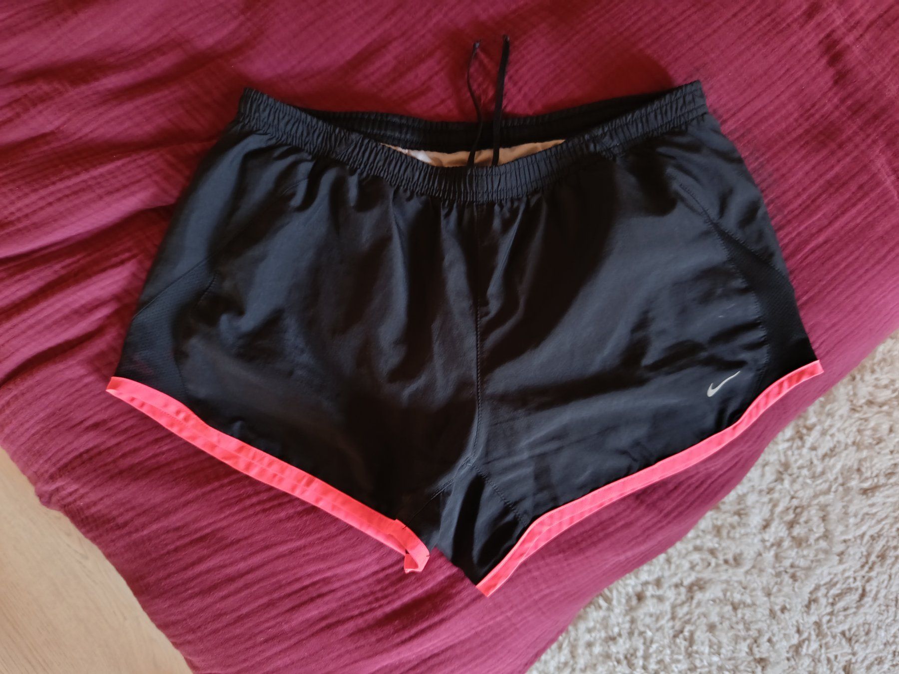 Nike Hosen: Short sport Nike – Gebraucht aus Malleray von oce_d6v9