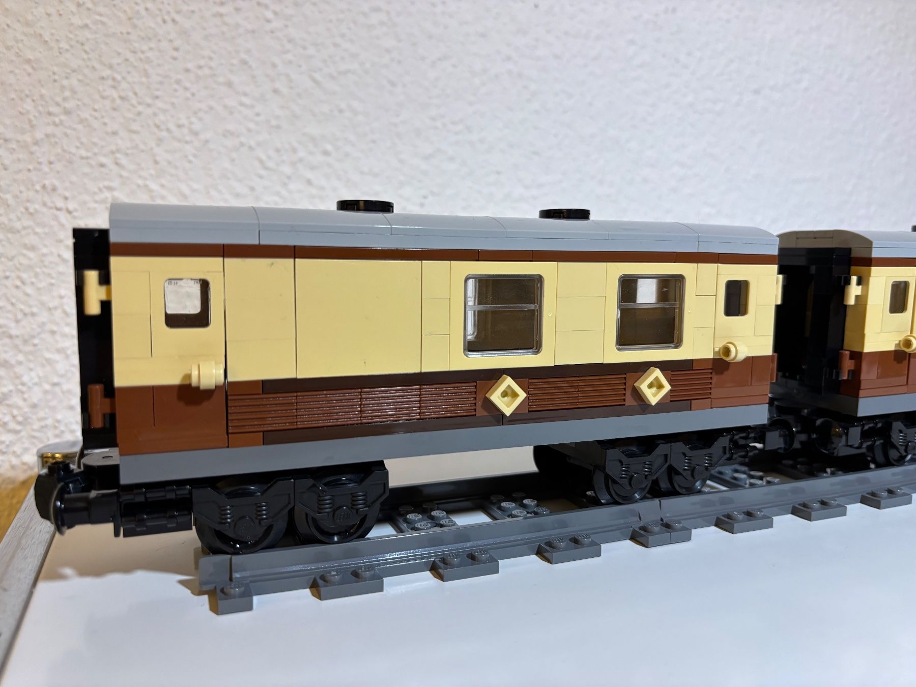 Lego Kit di costruzioni: Lego 10194 Emerald Night Zug Top – Nuovo (secondo la descrizione) da Esslingen venduto da Slane 8