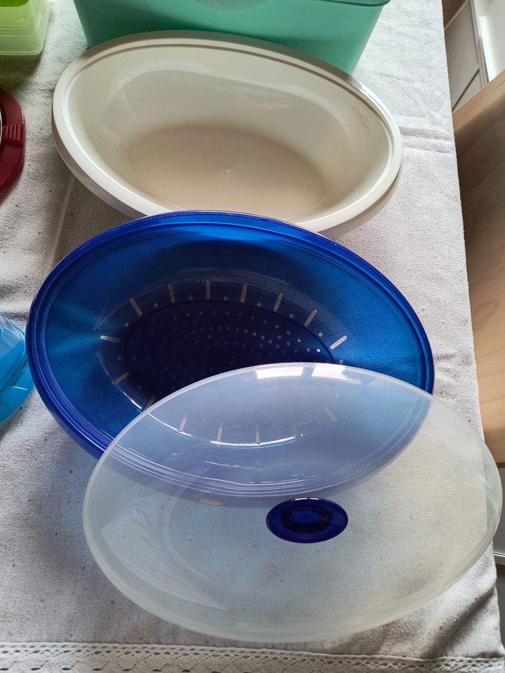 Tupperware Contenitori & Simili: Tupperware Behälter verschiedene Marken und Modelle – Usato da Neuhausen am Rheinfall venduto da VALAMA 2