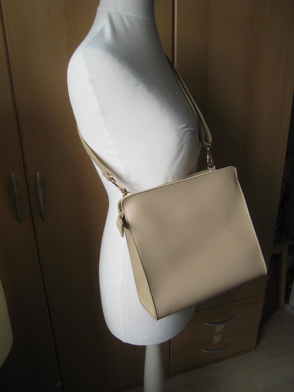 Borse da donna: beige Handtasche         ideale Grösse   NEU – Nuovo (secondo la descrizione) da Dättlikon venduto da Mamakuga 2