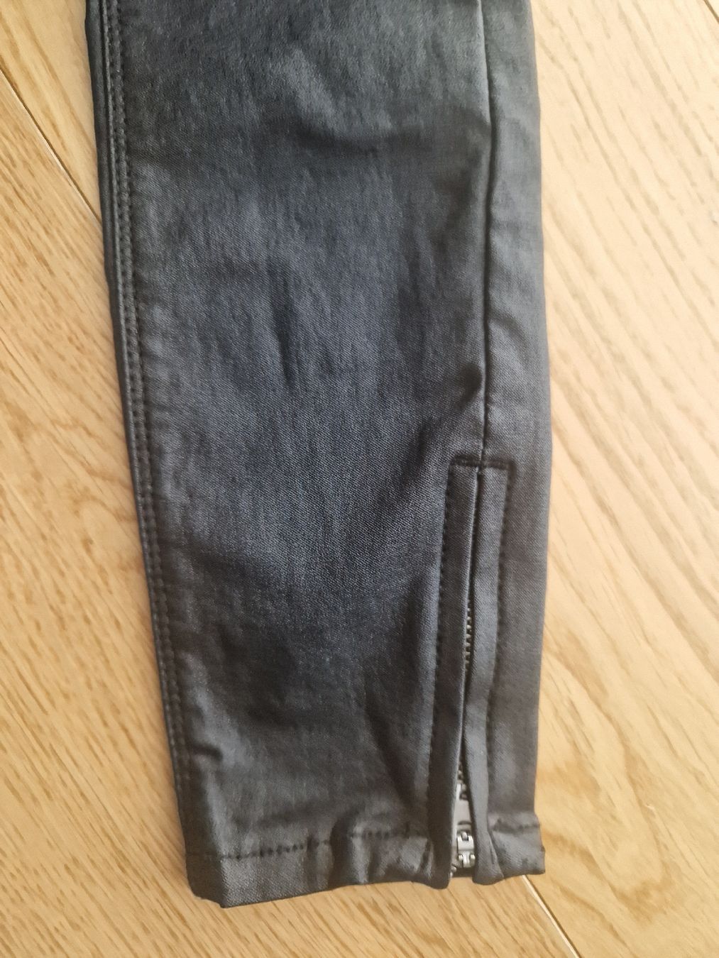 Only Jeans: Only Jeans in schwarz/glanz Gr. S/32 – Usato da Wittenbach venduto da jo_bi93 2