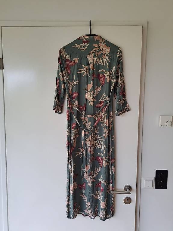 Kleider: Vero Moda Maxikleid Blumenprint mint Grösse S – Gebraucht aus Winterthur von ste_jhr6 1