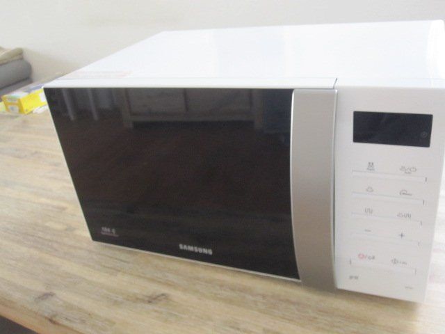 Appareils de cuisine: Samsung Mikrowelle mit grill – D'occasion à Ehrendingen par spanky11 8