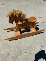 Schaukelpferd aus Holz