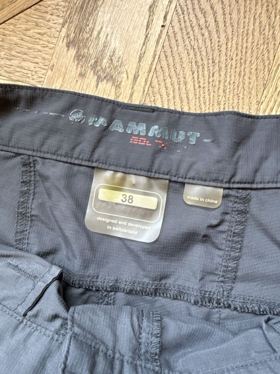 Mammut Pantaloni: Mammut Wanderhose 38 Damen dunkelgrau  – Usato da Bern venduto da nelke08 3