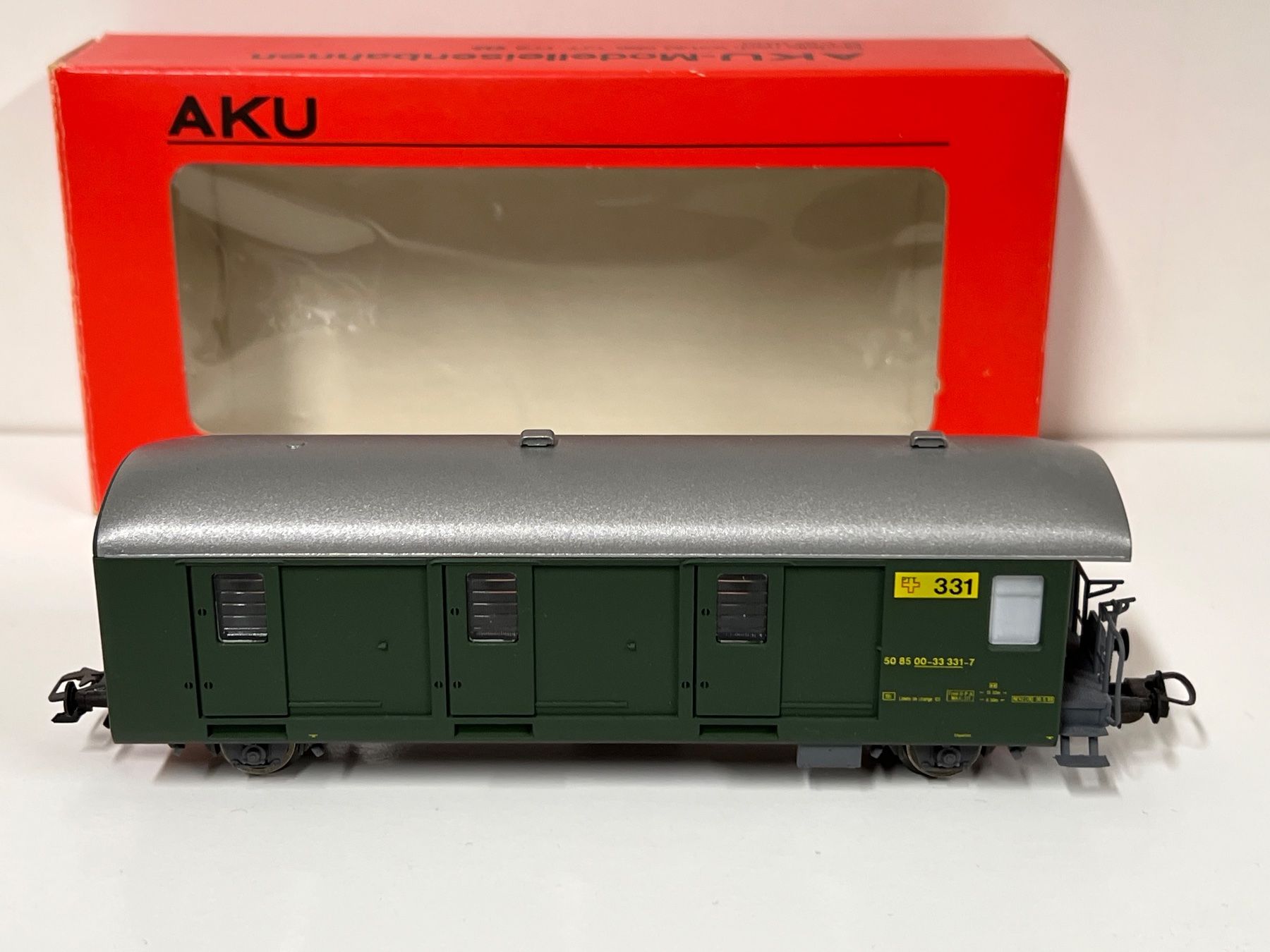 Aku Modellini di ferrovie: AKU H0 Postwagen PTT 331-7 AC – Nuovo (secondo la descrizione) da Geroldswil venduto da TopTrain54 1