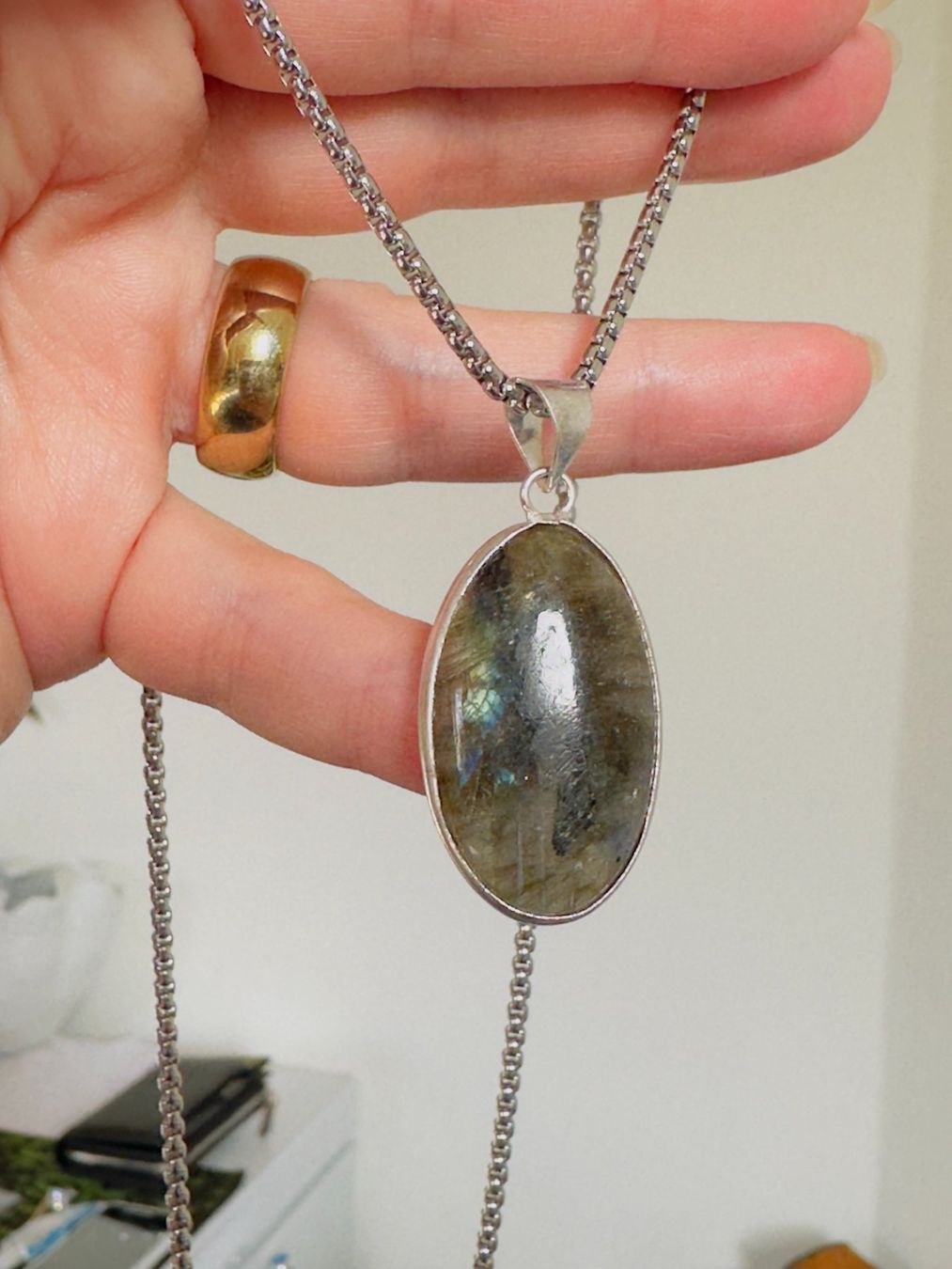 Ketten: Fashionable labradorite necklace – Neu und originalverpackt aus Genève von AGBERG 6