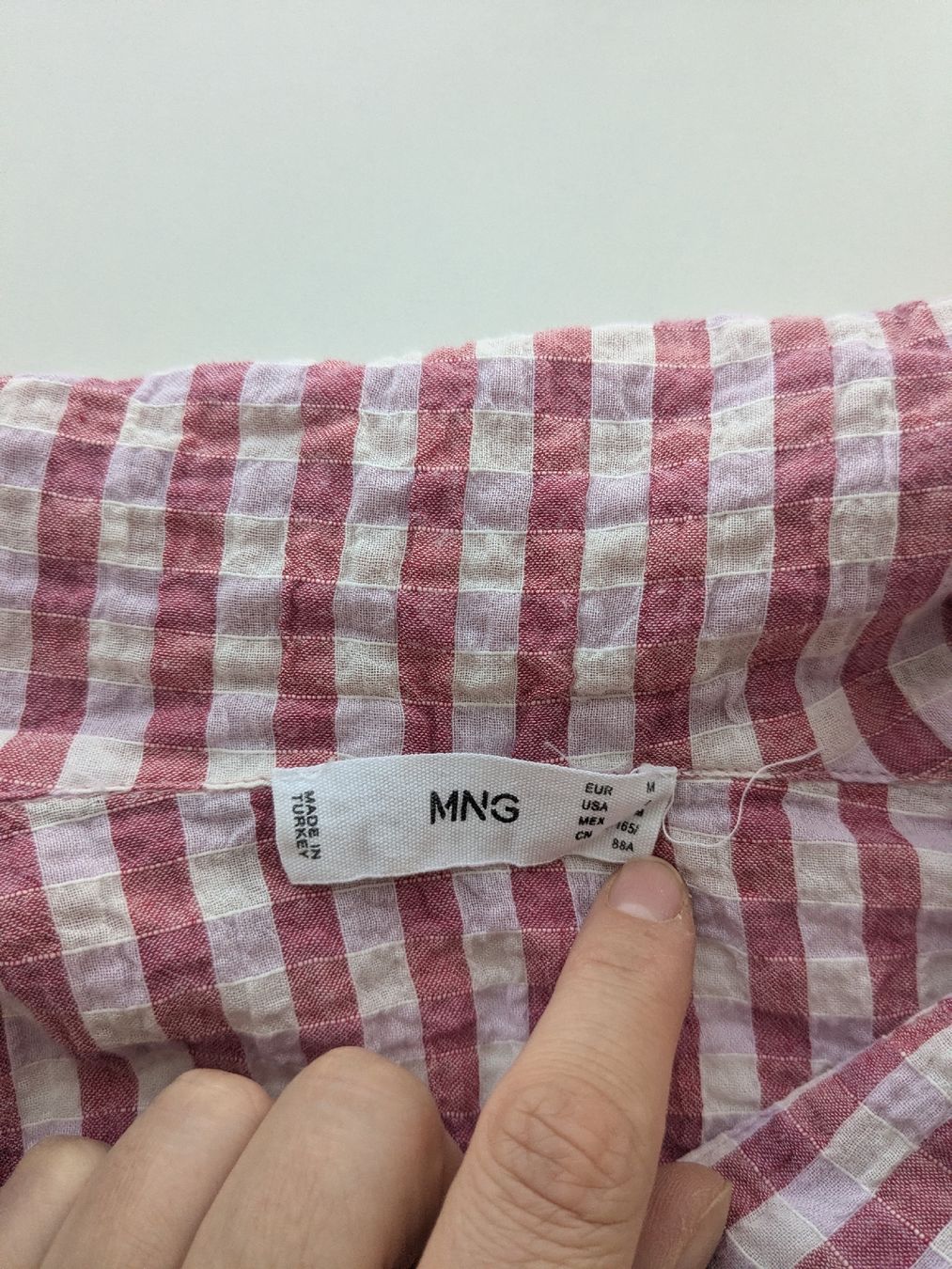 Mango Blusen: MNG Karobluse mit Rüschenkragen Grösse S  – Gebraucht aus Rorschach von olg_5qq2 4