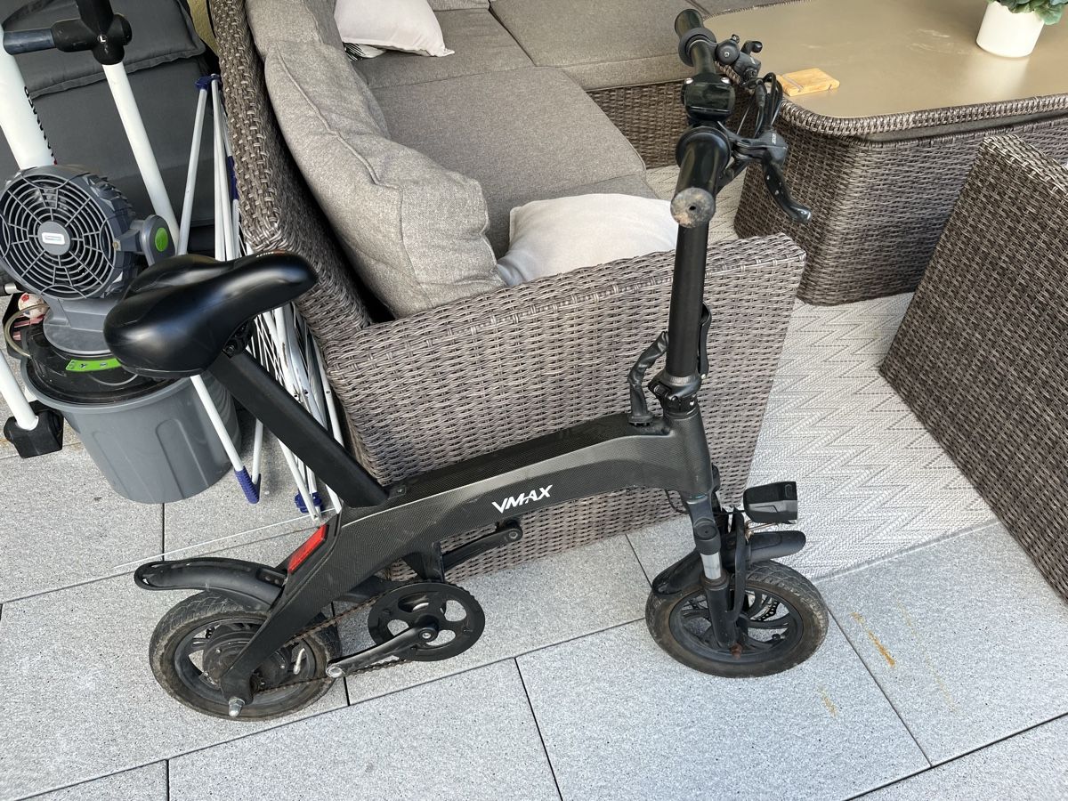 Scooter: E scooter – Difettoso da Rüti ZH venduto da salim83