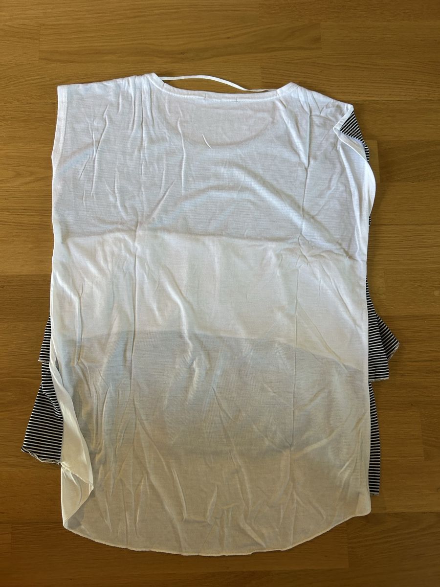 T-shirt: T-shirt blanc et noir – Usato da Daillens venduto da guisepa 2
