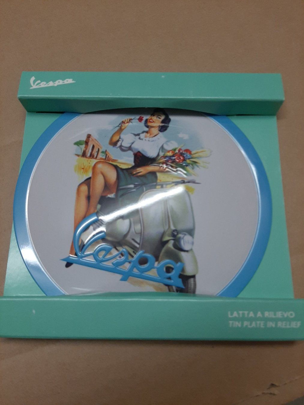 Insegne: K..) Vespa Blech-Reklameschild – Nuovo e nell'imballaggio originale da Wil SG venduto da Saxer1 1