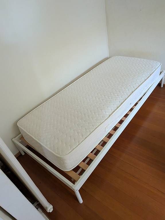 Matelas: mattress. – D'occasion à Zürich par hox_9mzq