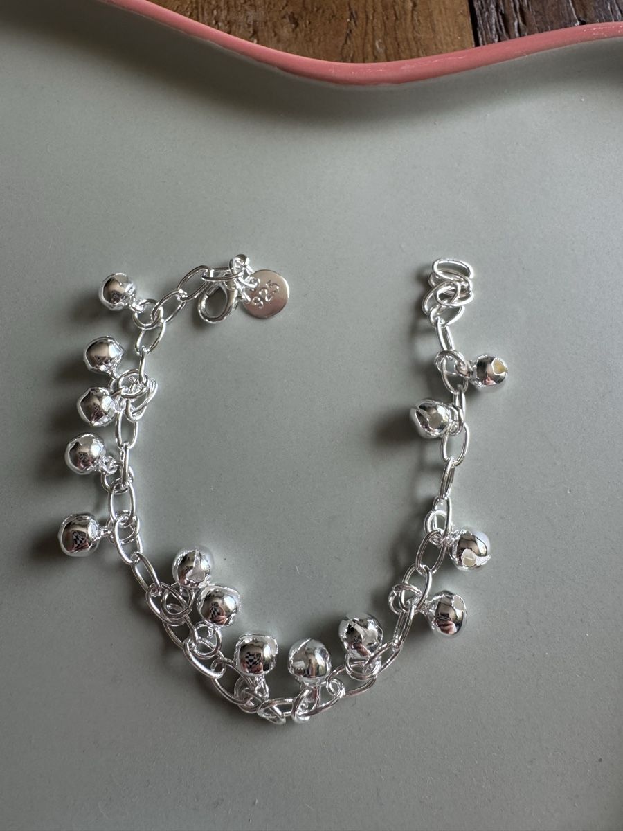 Bracciali & Braccialetti: Armband mit Glöckchen, versilbert 925 – Usato da Männedorf venduto da mariadelrocioeberle