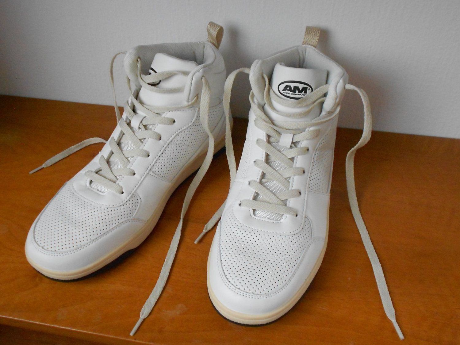 Scarpe da uomo: Neue weisse Herren Sneaker Gr. 42 – Nuovo (secondo la descrizione) da Zollikofen venduto da Flavabana 7