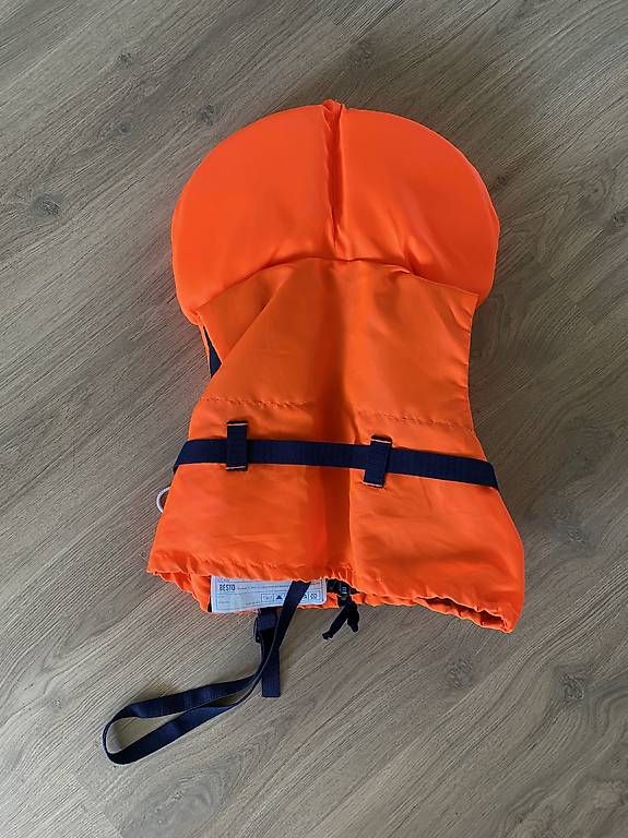 Giubbotti di salvataggio: BESTO Rettungsweste 15-20kg  – Usato da Volketswil venduto da SiTaPrV 1