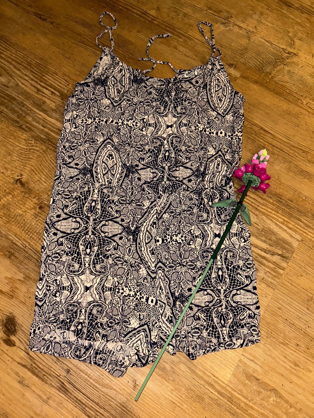 Tute: Beige-blau gemusterter Jumpsuit S Vero Moda – Usato da Safenwil venduto da 2hand_aber_wertvoll