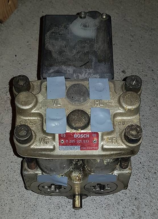 Tutti pezzi di ricambio auto: Pièce automobile Lancia Delta  "ABS" – Usato da Les Avanchets venduto da Giuseppe.01