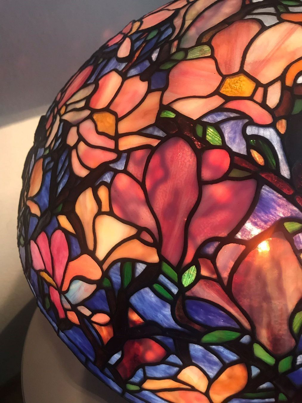 Lampade: TIFFANY GLAS LAMPE "MAGNOLIA" – Nuovo (secondo la descrizione) da Volketswil venduto da rerererarara 4