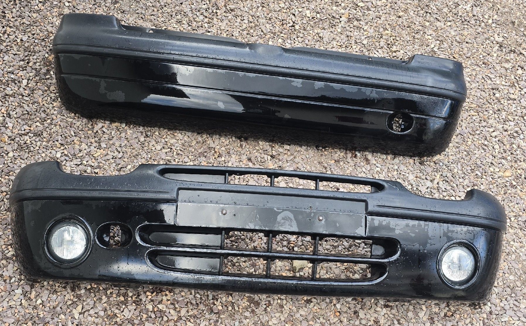 Renault Tutti pezzi di ricambio auto: Renault Twingo Front- & Heckstoßstange – Usato da Wangs venduto da Restposten.Garage