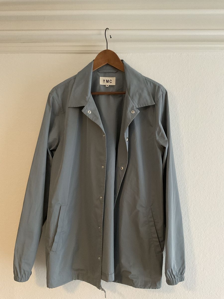 Giacche: YMC You Must Create Coach Jacket Grau – Usato da Luzern venduto da Everything_Must_Gooo