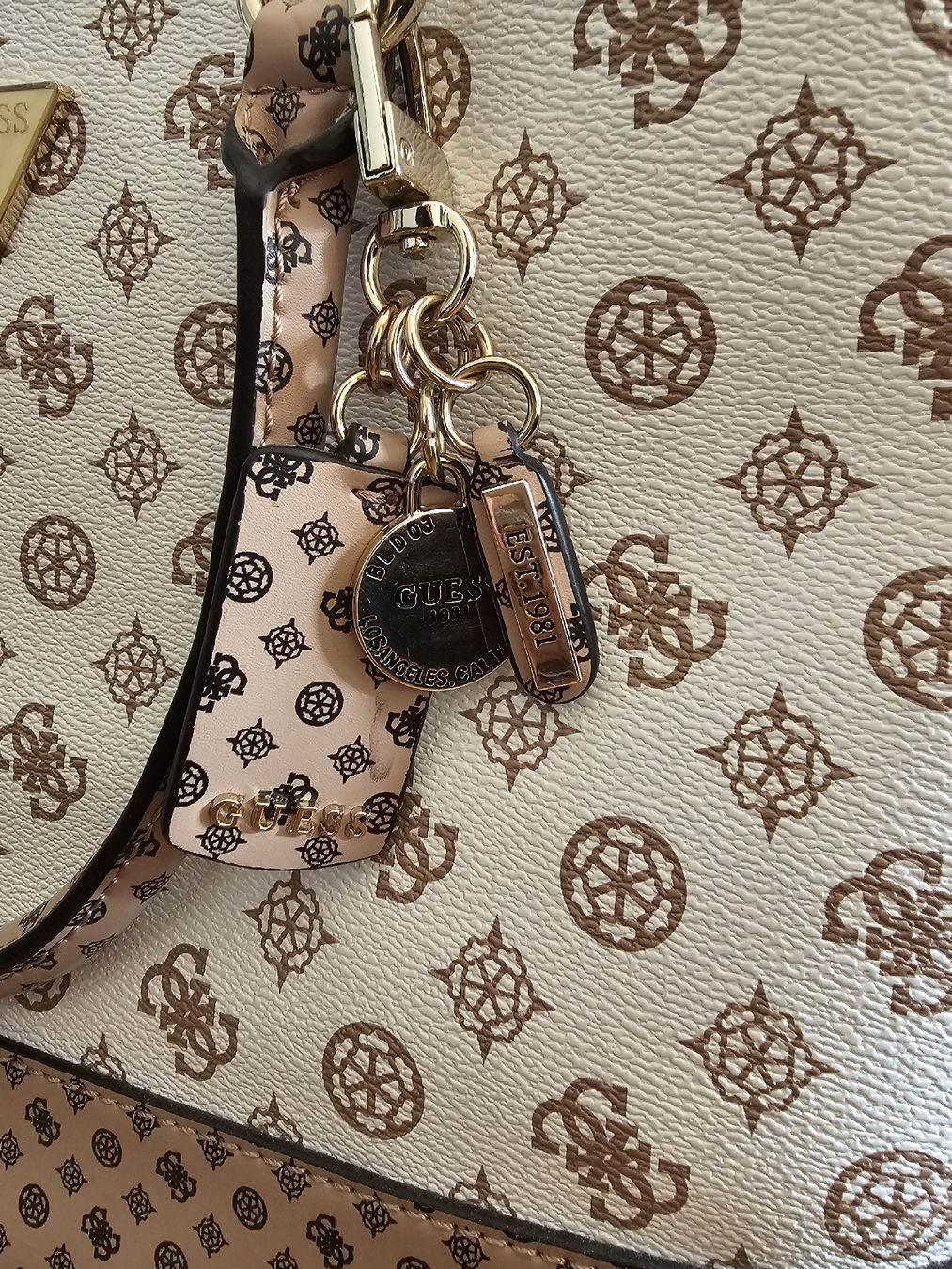 Taschen für Damen: Guess Cessily Logo Handbag – Neu (gemäss Beschreibung) aus Triengen von lar_5vvf 7