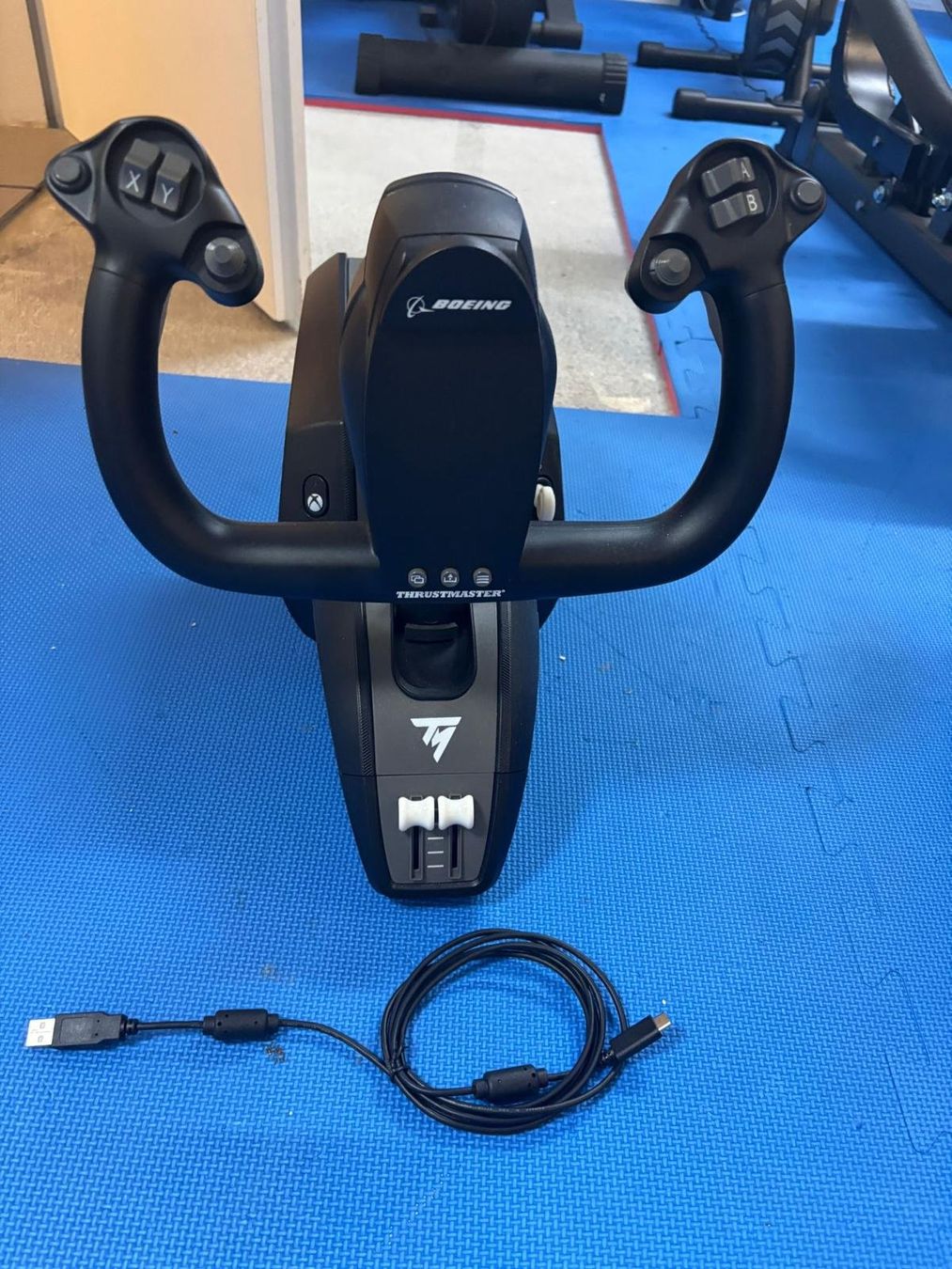 Thrustmaster Controller: Thrustmaster TCA Boeing Edition Yoke & Throttle-Set – Usato da Binz venduto da myswiss