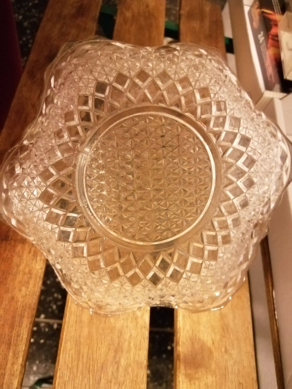 Schalen: Glasschale mit Henkel, antik – Gebraucht aus Ostermundigen von Dinge1 2