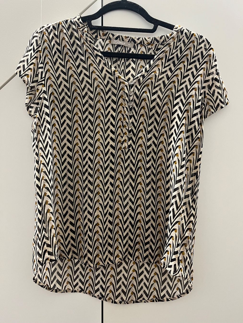 Nile Blusen: Sommerliche Bluse mit Muster, Grösse XS – Gebraucht aus Basel von rah_r