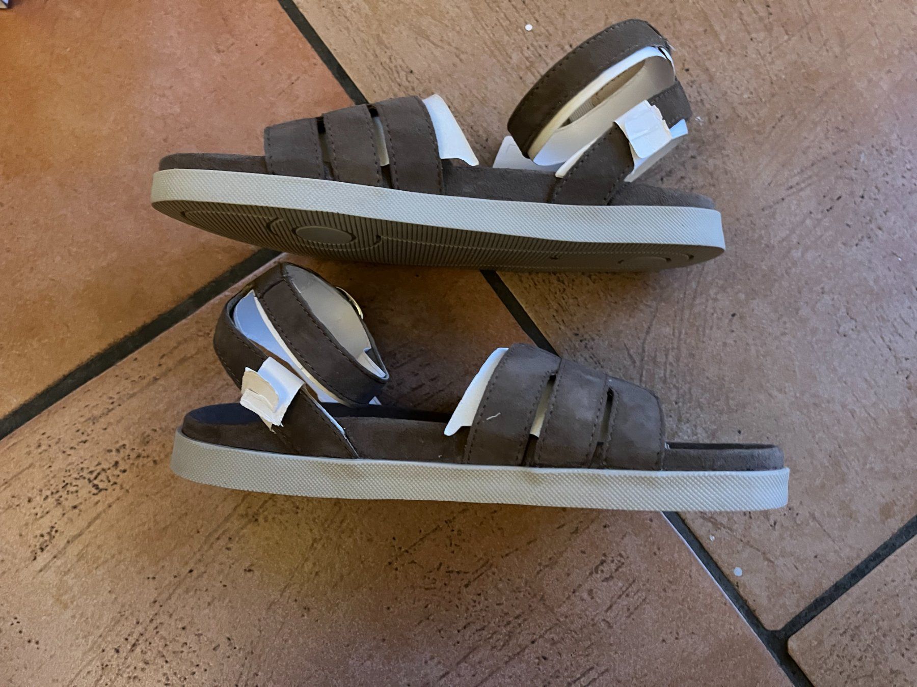 Scarpe da donna: Leder Sandale Gr  38. Fabrikneu – Nuovo e nell'imballaggio originale da Rekingen AG venduto da Barmaleus 2