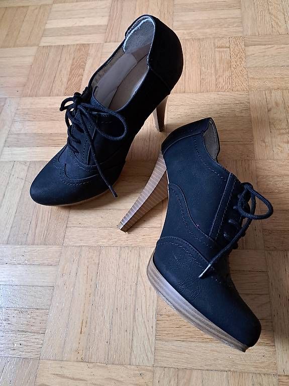 Scarpe da donna: Pumps für Damen – Usato da Alpnach Dorf venduto da Gada8