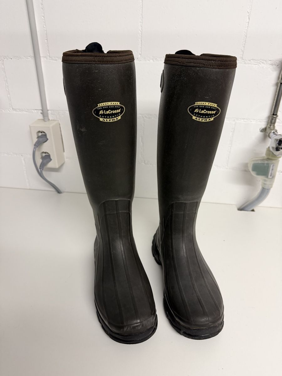 Herrenschuhe: Gummistiefel La Crosse dunkel – Gebraucht aus Egg b. Zürich von Burrito1