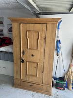 Schrank ; alter Schrank von 1730