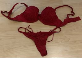 Hunkemöller Spitzen BH und String Rot