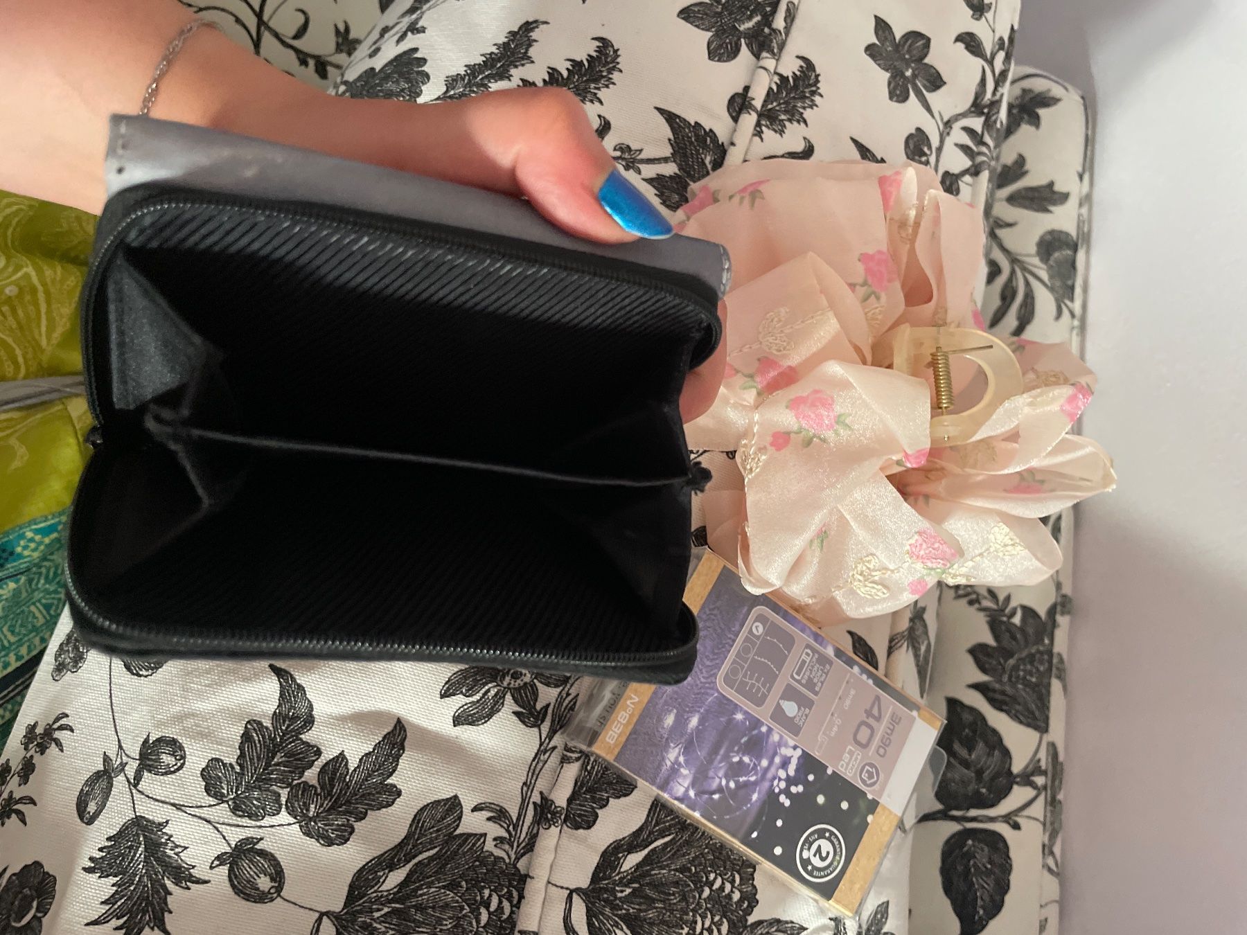 Haarschmuck: Accessoires – Gebraucht aus Lausanne von log_rrq7 3