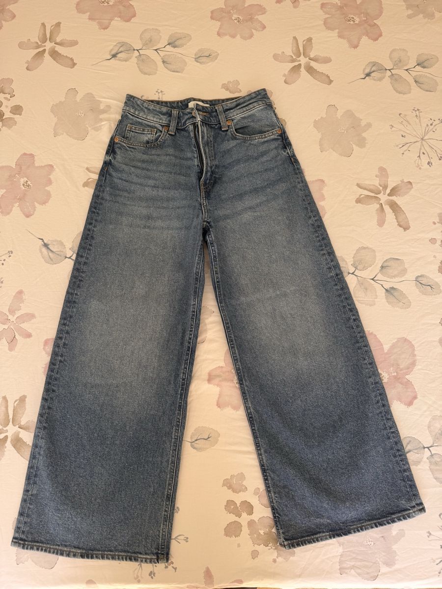 H&M Jeans: Jeans H&M chiaro – D'occasion à Genève par fed_5n52