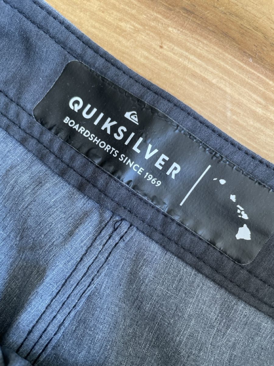 Quiksilver Pantaloni: Quiksilver Boardshorts, Gr. 26, Jugendliche – Usato da Thalwil venduto da aponiko 1