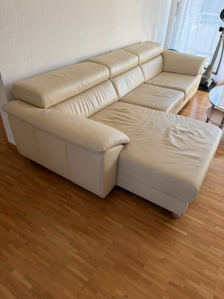 Divani: Echtleder Ecksofa Ecksofa / Longchair – Champagner – Usato da Rapperswil SG venduto da gab_gvj9
